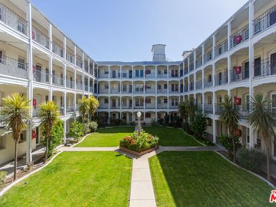 4125 S Figueroa St APT 212