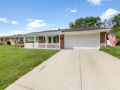 804 Treherne Ln
