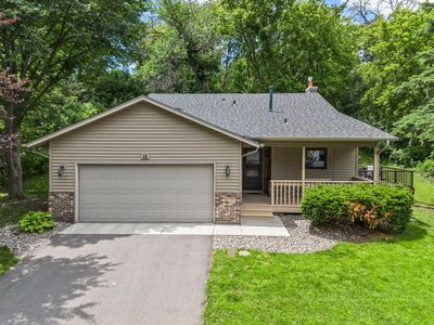 12 Oak Shore Dr