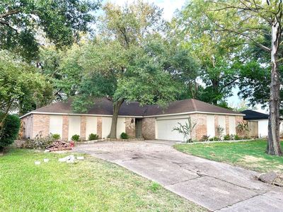 963 Coachlight Dr