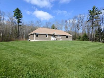 863 River Road