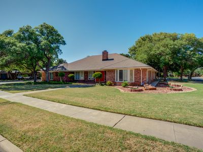 8416 Wayne Ave