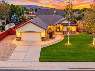 641 Grand View Dr