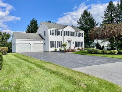 32 Greyledge Drive