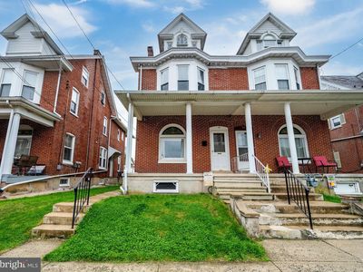 16 E Washington St