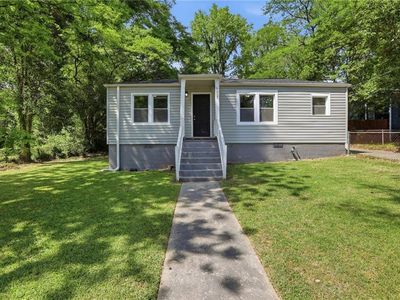 215 Moreland Way