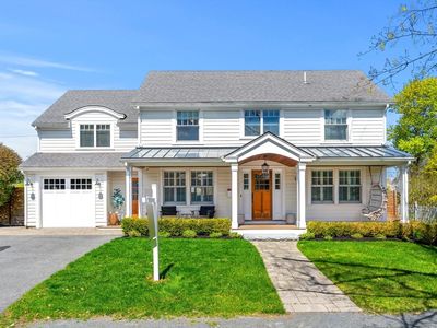 18 Rose Ave