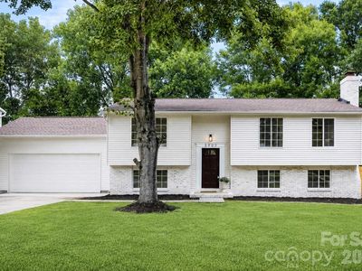5903 Carpenter Dr