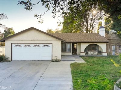 1882 Ellen Cir