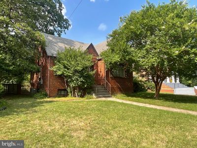405 Van Buren St NW