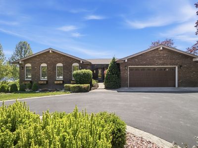 28 Windemere Ln