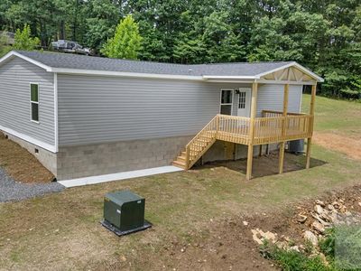 587 Foothills Ln