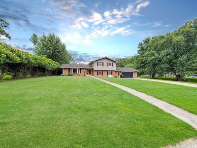 1348 N Lakeview Dr