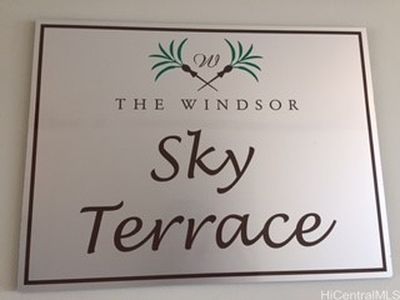 343 Hobron Ln APT 702