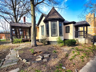 Property at 102 W 3rd St, Flora, IL