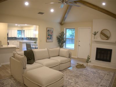 6513 Circleview Dr