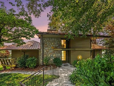 Property at 2016 Lake Sorrento Dr, Conyers, GA