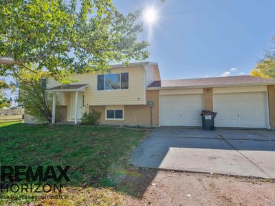34 Collins Dr