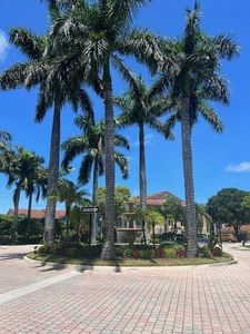 201 Villa Circle #201