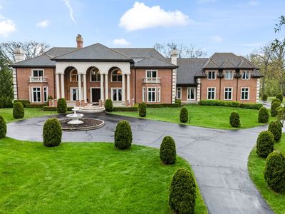 27147 N Chevy Chase Rd