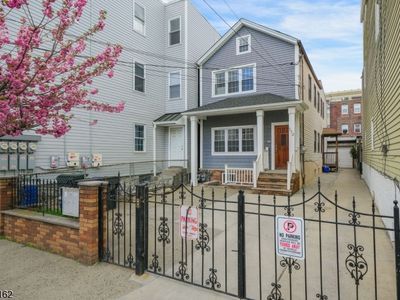 172 Chestnut St