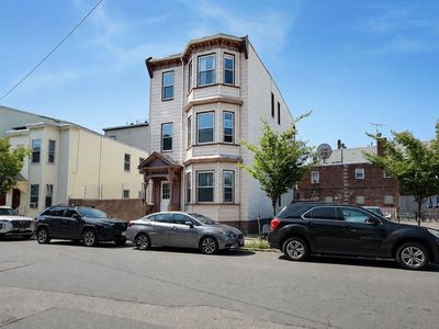 68 Brooks St