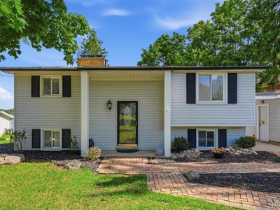 7416 Ledgewood Dr