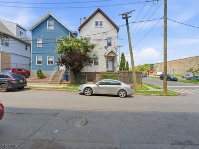 132 4Th St