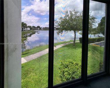 210 Lake Pointe Dr APT 210