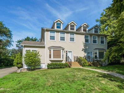 287 Lexington Pkwy S