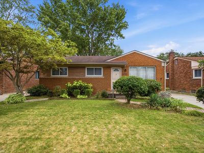 Property at 32512 New York St, Saint Clair Shores, MI