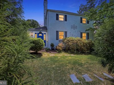 7601 Hollins Rd