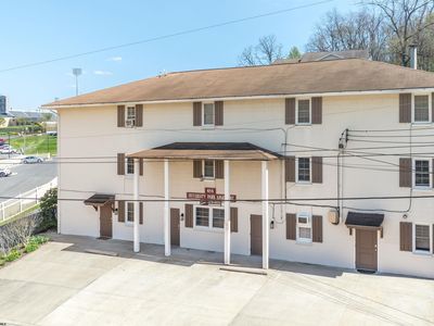 484 Inglewood Blvd