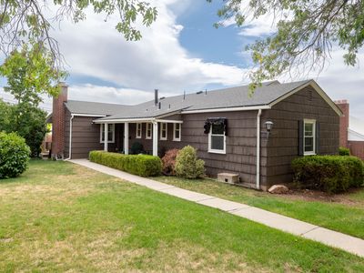 2338 E Bryan Ave