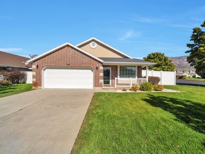 208 W Dorchester Ave