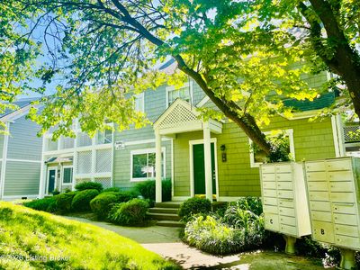10 Lake Ave