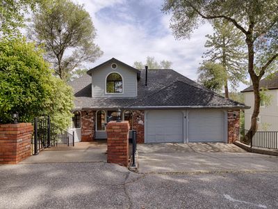 11448 Madrone Ct