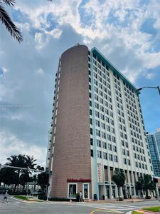 2899 Collins Ave APT 648