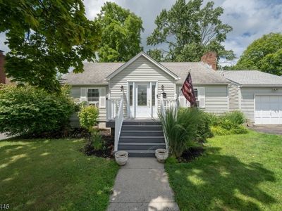 526 Grand Ave