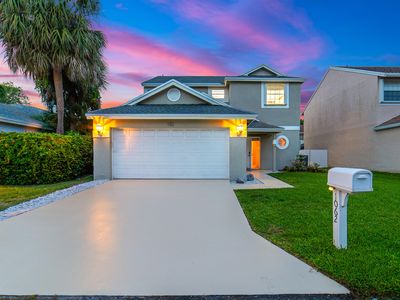 1062 Fairfax Cir W