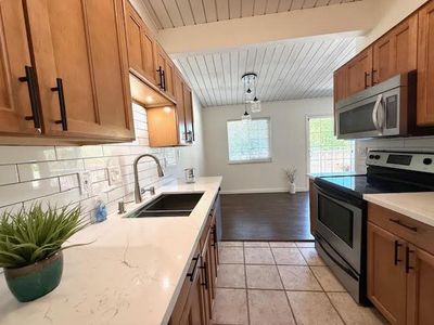 845 Division St APT D