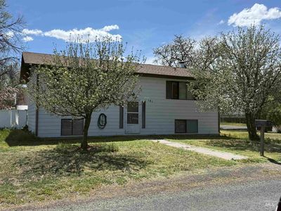 141 Wirsching Ave W