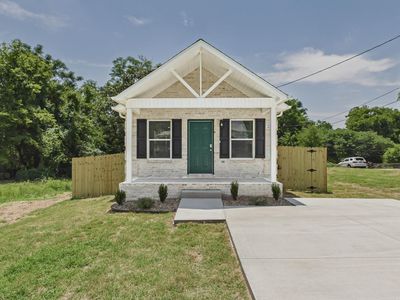 2324.5 W 16th St
