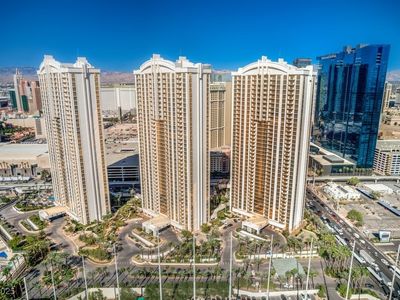 135 Harmon Ave #2302