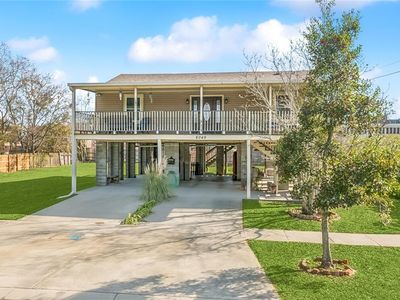 6049 Vermillion Blvd