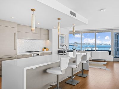 888 W East St UNIT 1101