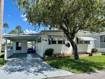 33 COCOS PLUMOSA DRIVE
