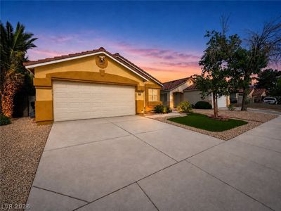 5900 Round Castle St