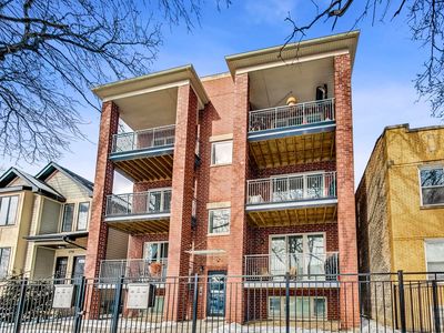 3708 W Cornelia Ave #2E