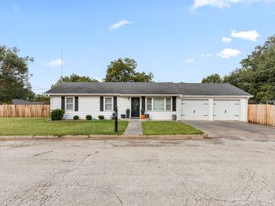 705 Starlight Dr